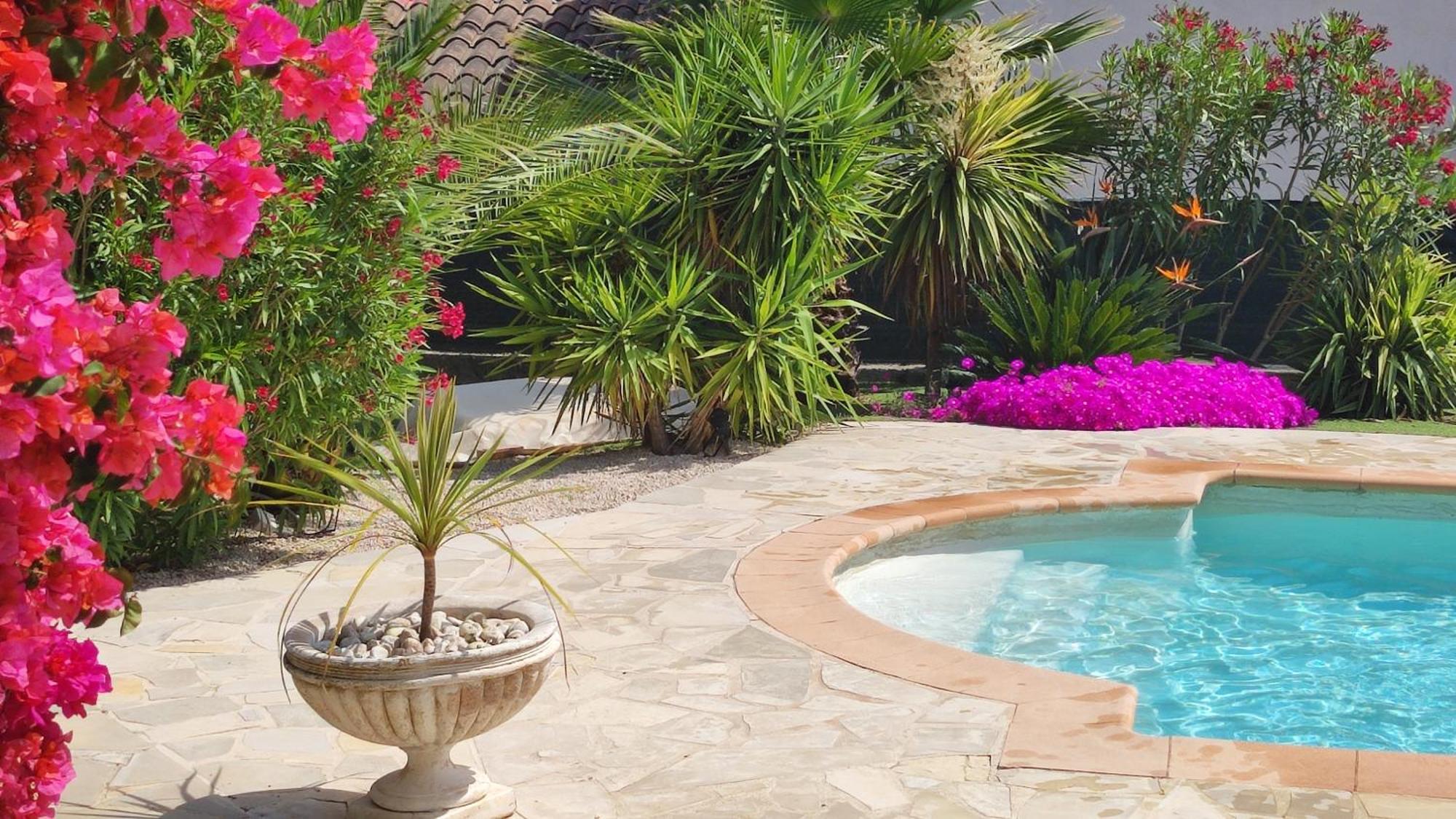 Apartment Grand Dans Maison Avec Piscine Privee *